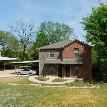 Buy this studio house on 1807 Houston Street in Fort Smith, AR 72901