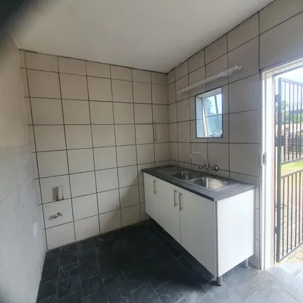 Image 6 - 162 Myburgh Street, Tshwane Ward 1, Pretoria, 0082, South Africa - Apartment for rent