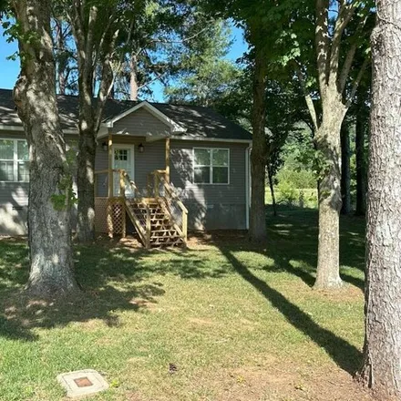 Buy this 2 bed house on 352 Janice Dr in Sparta, Tennessee