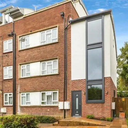 Buy this 1 bed townhouse on Courtlands in Maidenhead, SL6 2PT