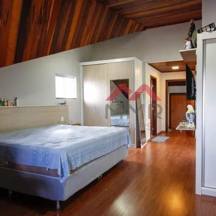 Buy this 5 bed house on Rua Edna Walderez Bassetti Habith in Xaxim, Curitiba - PR