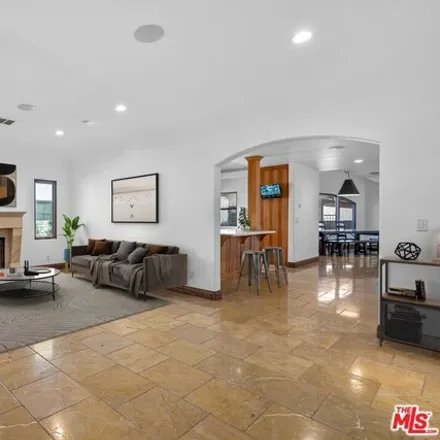 Image 6 - 14700 Greenleaf Street, Los Angeles, CA 91403, USA - House for rent