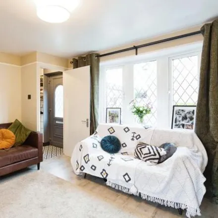 Image 3 - Mulberry Rise, Northwich, CW8 4UQ, United Kingdom - Townhouse for sale