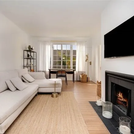Image 3 - 1345 N Hayworth Ave Apt 214, West Hollywood, California, 90046 - Condo for rent