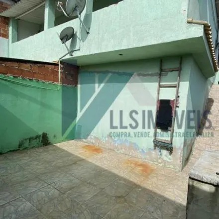 Buy this 2 bed house on Rua Adelino Ferreira in Parque Fluminense, Duque de Caxias - RJ
