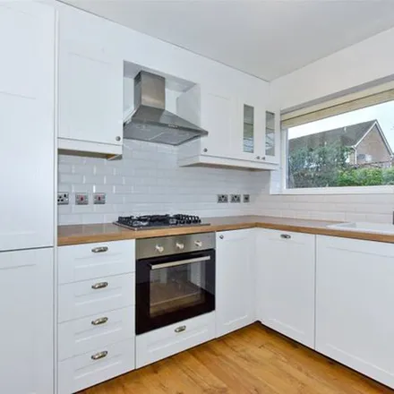 Rent this 2 bed apartment on Broom Hill in Cookham Rise, SL6 9LH
