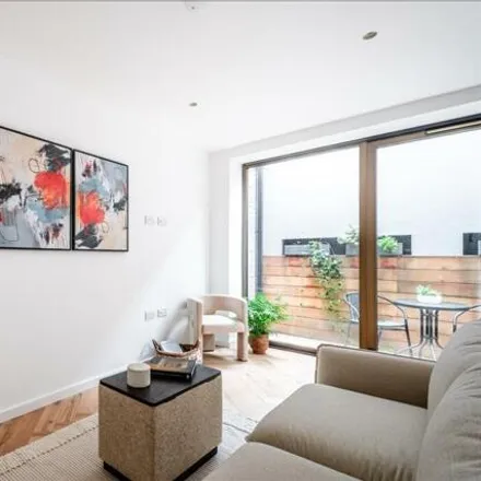 Image 6 - Moore House, Mildenhall Road, Lower Clapton, London, E5 0DD, United Kingdom - Apartment for sale