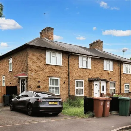 Rent this 3 bed house on 104 Shrewsbury Road in London, SM5 1DW