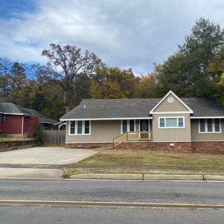 Rent this 4 bed house on 706 West Cherry Street in Clarksville, Johnson County