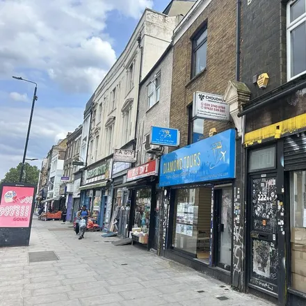 Image 1 - Barnet Grove, Bethnal Green Road, London, E2 0AA, United Kingdom - Room for rent