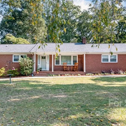 Buy this 3 bed house on 118 Kingstree Drive in Dallas, NC 28034