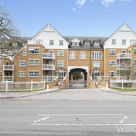 Rent this 2 bed apartment on Stag Lane in High Road, Buckhurst Hill