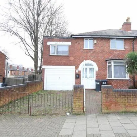 Buy this 6 bed duplex on St Clare's Catholic Primary School in Paul Byrne Court, Aston