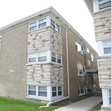 Rent this 1 bed apartment on 2701 North Harlem Avenue in Chicago, IL 60707