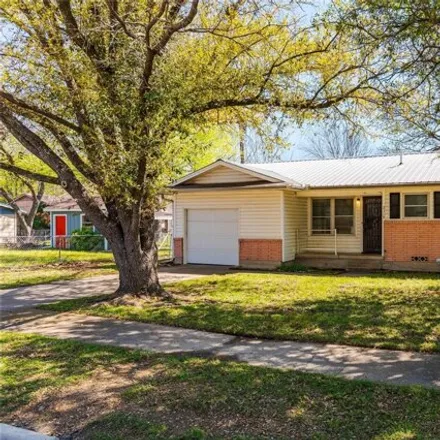 Buy this 3 bed house on 2343 North Main Street in Bonham, TX 75418