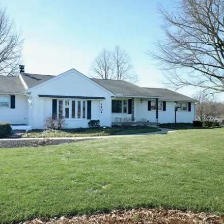 Buy this 4 bed house on 1404 Wheeling Road in Lancaster, OH 43130