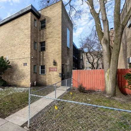 Buy this 1 bed condo on 7420 North Winchester Avenue in Chicago, IL 60626