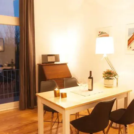 Rent this 2 bed apartment on Simrockstraße 42a in 22589 Hamburg, Germany