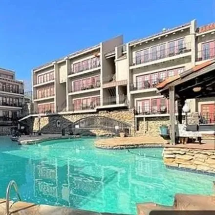 Buy this 2 bed condo on 1111 West 46th Street in Kansas City, MO 64112