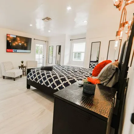 Rent this 9 bed house on Los Angeles