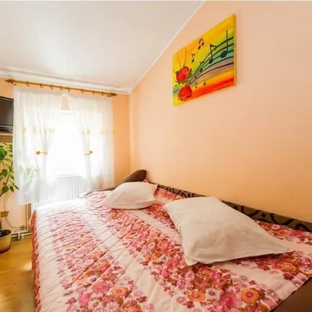 Rent this 2 bed house on Braşov