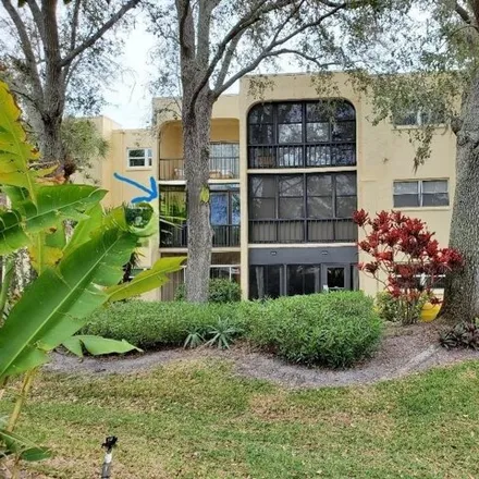 Buy this 1 bed condo on Oakhurst Road in Largo, FL 33774