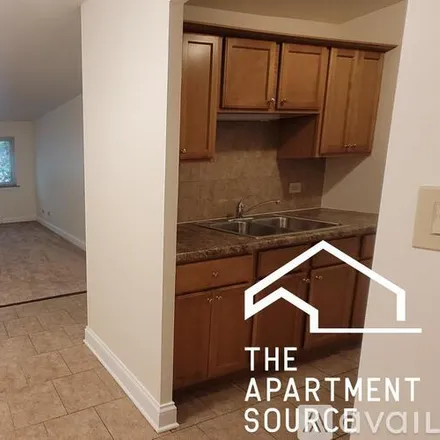 Rent this 1 bed apartment on 6633 N Sheridan Rd