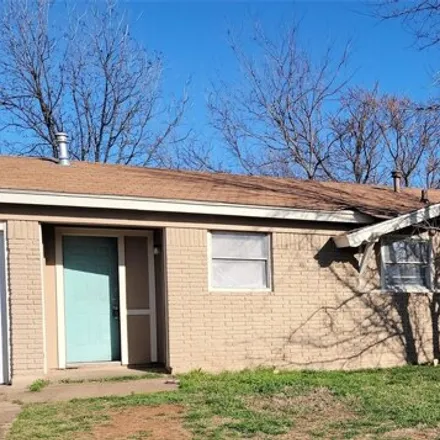 Rent this 3 bed house on 302 North Crockett Street in Abilene, TX 79603