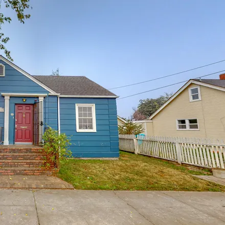 Buy this 2 bed house on 1236 M Street in Eureka, CA 95501
