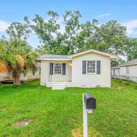 Buy this 2 bed house on 2617 North 6th Avenue in Pensacola, FL 32503