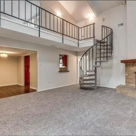 Image 4 - 815 West Rochelle Road, Irving, TX 75062, USA - Loft for rent