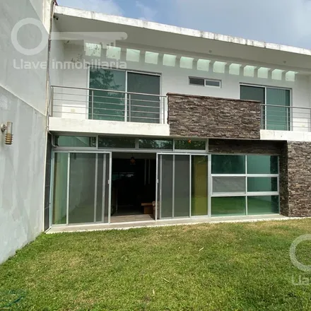 Buy this studio house on Calle David Alfaro Siqueiros in 96558 Coatzacoalcos, VER