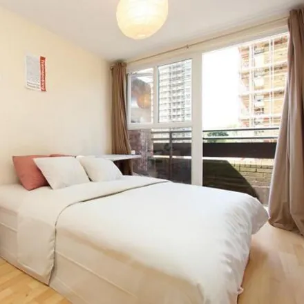 Rent this studio house on Ollerton Green in Londres, Great London