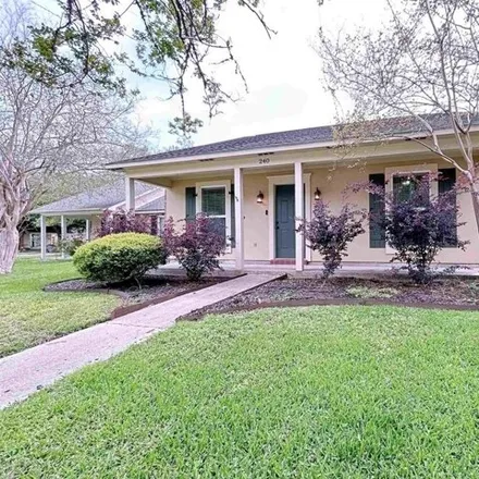 Rent this 3 bed house on 230 Meadow Bend Drive in Bayou Fountain, East Baton Rouge Parish