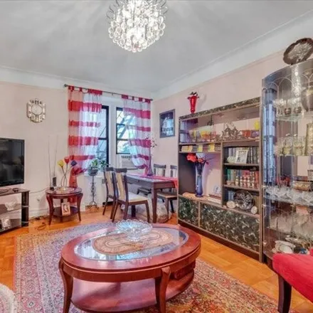 Image 4 - 80 Avenue P, New York, NY 11223, USA - Apartment for sale