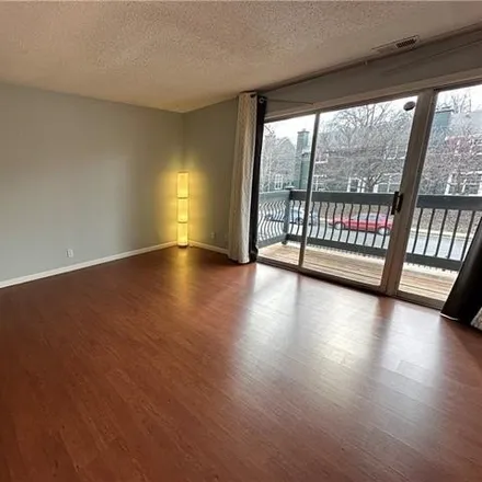 Image 7 - 4187 Roanoke Road, Kansas City, MO 64111, USA - Condo for sale