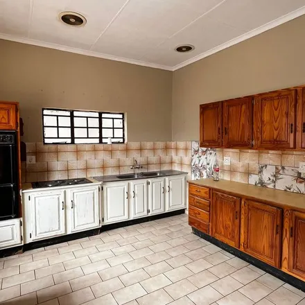 Image 7 - Central Avenue, Wilkoppies, Klerksdorp, 2571, South Africa - Apartment for rent