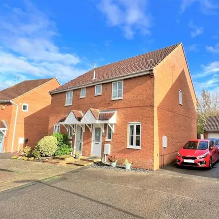 Buy this 3 bed duplex on unnamed road in South Kesteven, NG31 9FP