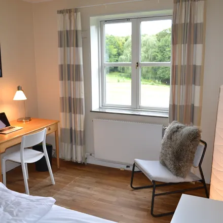 Rent this 1 bed room on Schæffergården in Jægersborg Alle, 2820 Gentofte
