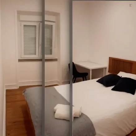 Rent this 4 bed room on Domino's in Rua Damião de Góis, 1400-122 Lisbon
