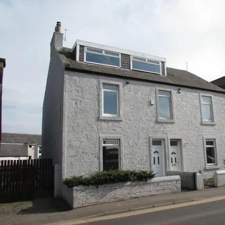 Rent this 4 bed townhouse on Howgate in Kilwinning, KA13 6JY