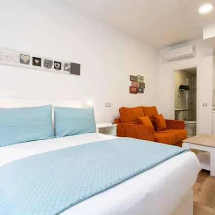 Rent this 1 bed apartment on Pasaje Cuartel de Caballería in 3, 29013 Málaga