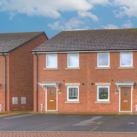 Buy this 2 bed duplex on Woodpecker Close in West Bridgford, NG2 7YX