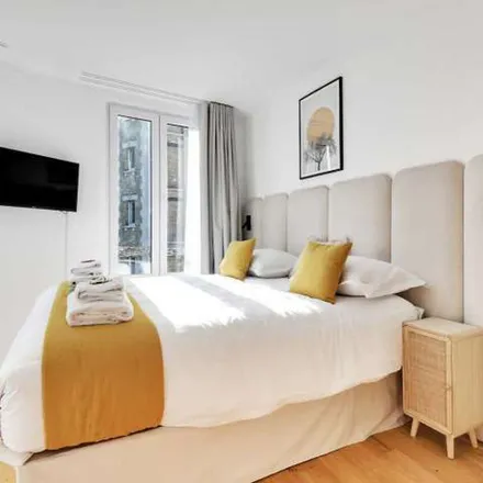 Image 4 - 22 Rue Ramey, 75018 Paris, France - Apartment for rent