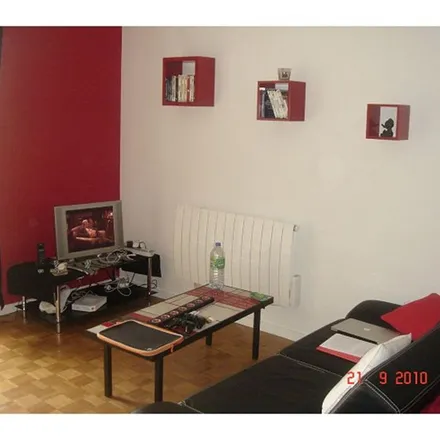 Rent this 1 bed apartment on Rue Henri Ghesquière in 59170 Croix, France