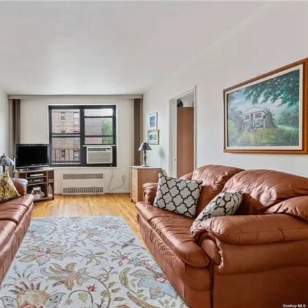 Image 6 - 83-20 98th Street, New York, NY 11421, USA - Apartment for sale