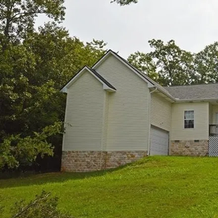 Buy this 3 bed house on 102 Iroquois Drive in Cherokee Village, AR 72529