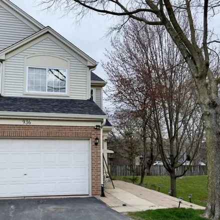 Buy this 3 bed house on 900 Creekside Court in Elmhurst, IL 60148