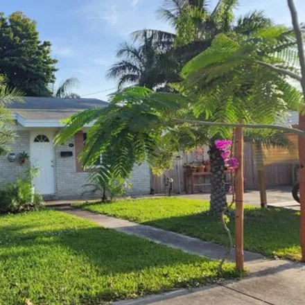 Rent this 2 bed house on The Murphy Company Heliport in Monceaux Road, West Palm Beach