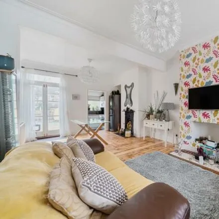 Buy this 3 bed townhouse on Glenfarg Road in London, SE6 1XW